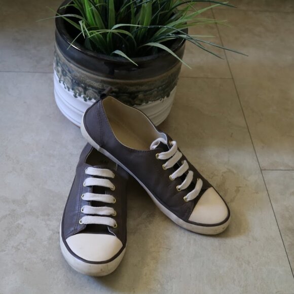 H&M Vegan Leather Low Top Lace-Up Sneaker - Brown, Size 8 - Picture 2 of 16